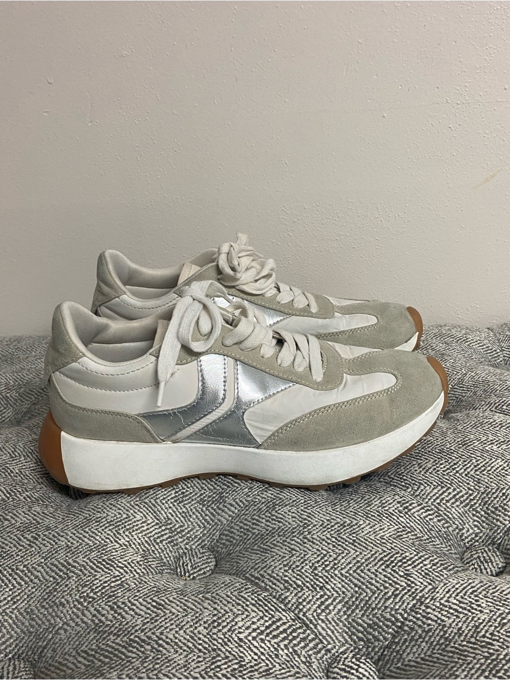 Steve Madden Light Gray & Silver Casual Platform Sneakers